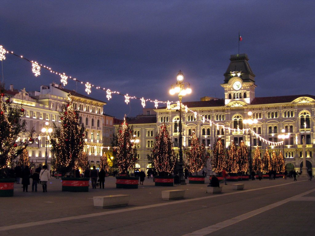 Trieste Natale Immagini.Natale A Trieste Mercatini Programma Eventi Concerti Negozi Aperti Hotel Victoria